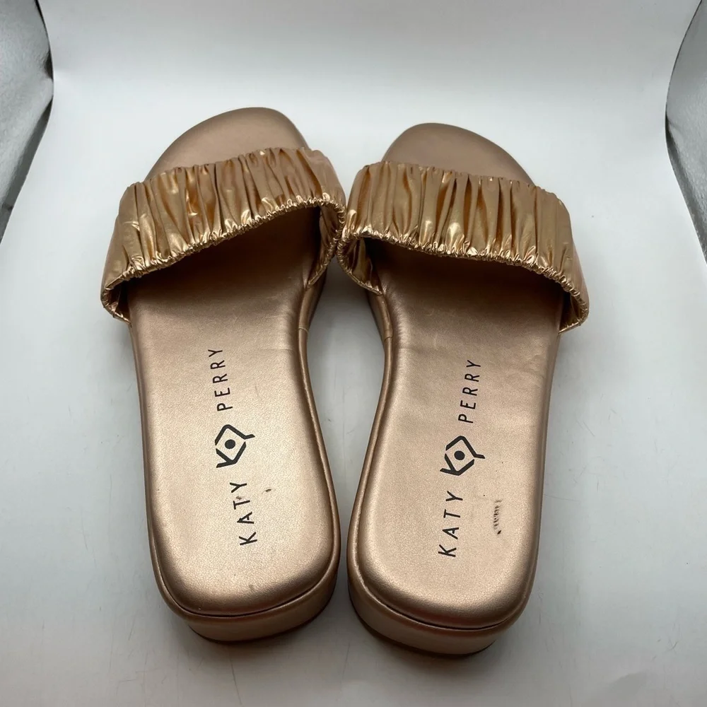 Katy Perry The Lizzie women’s rose gold slide sandals size 9.5